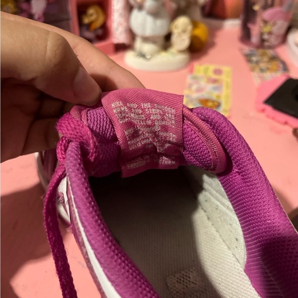 Nike shoes active pink color size 5y - Picture 6 of 6